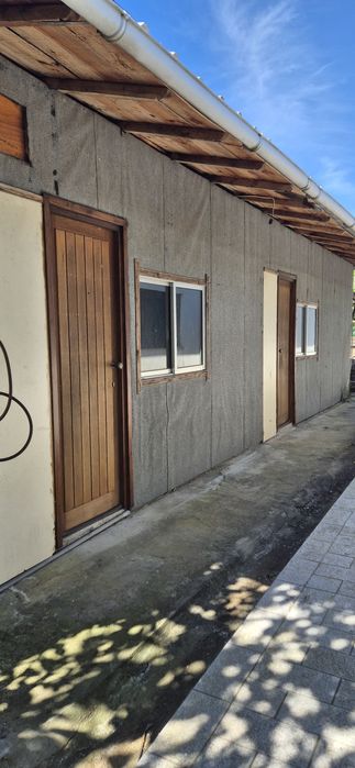 Alugo casa t2 na longra.