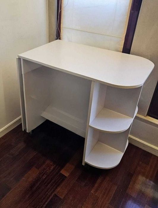 Mesa mesa extensível com rodas - optimo estado
