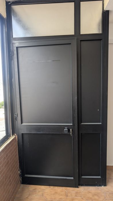 Porta em alumínio