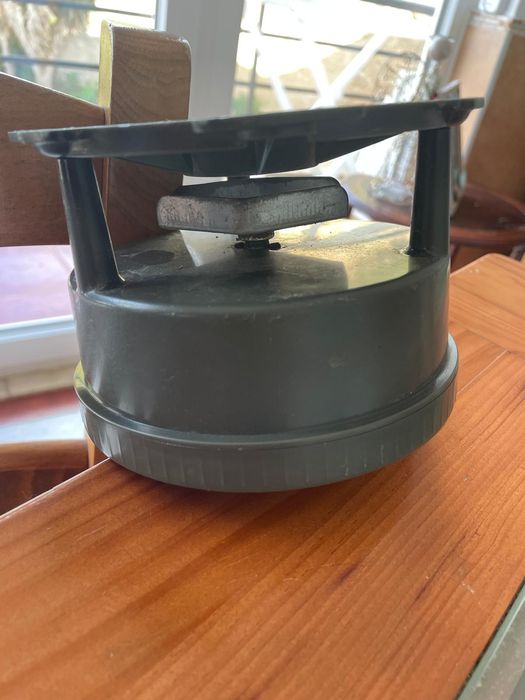 Dispensador comida caça