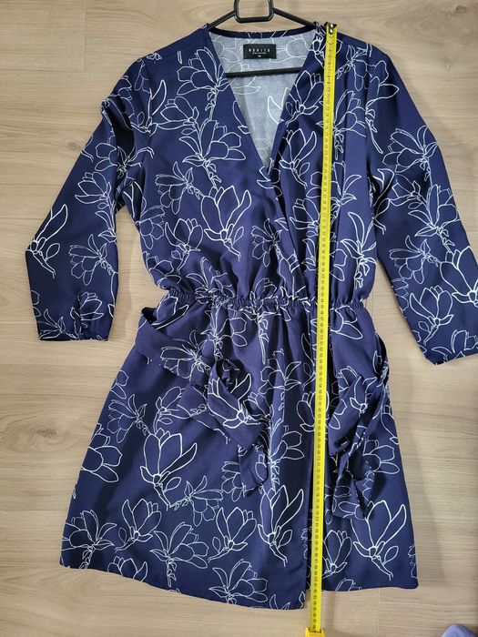 Sukienka kopertowa Mohito