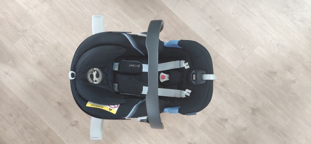 Conjunto Ovo bebé + base Isofix Cybex