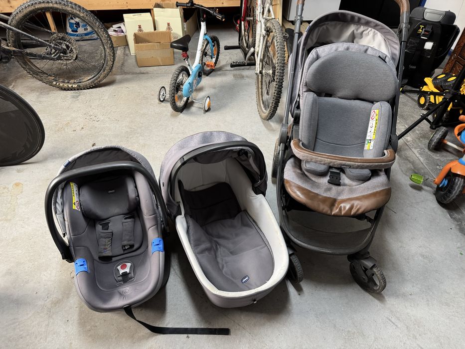 Carrinho de bebe chico trio