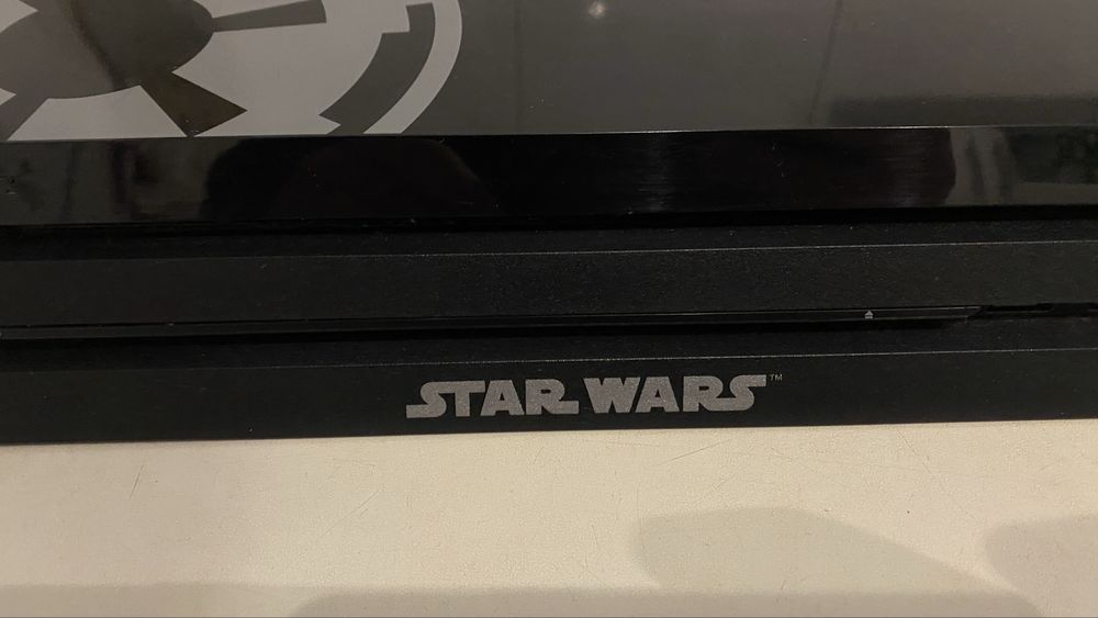 PS4 Pro 1Tb edição especial STAR WARS