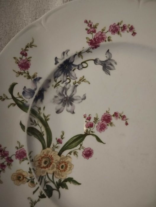 Porcelana z JL Menau von Henneberg