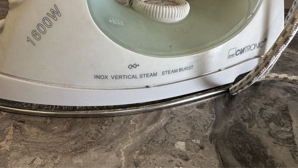 Утюг для одежды Clatronic