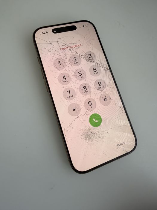 Iphone 16 pro на запчастини. Icloud