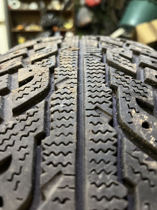 Продам пару резини KUMHO 215 65 16