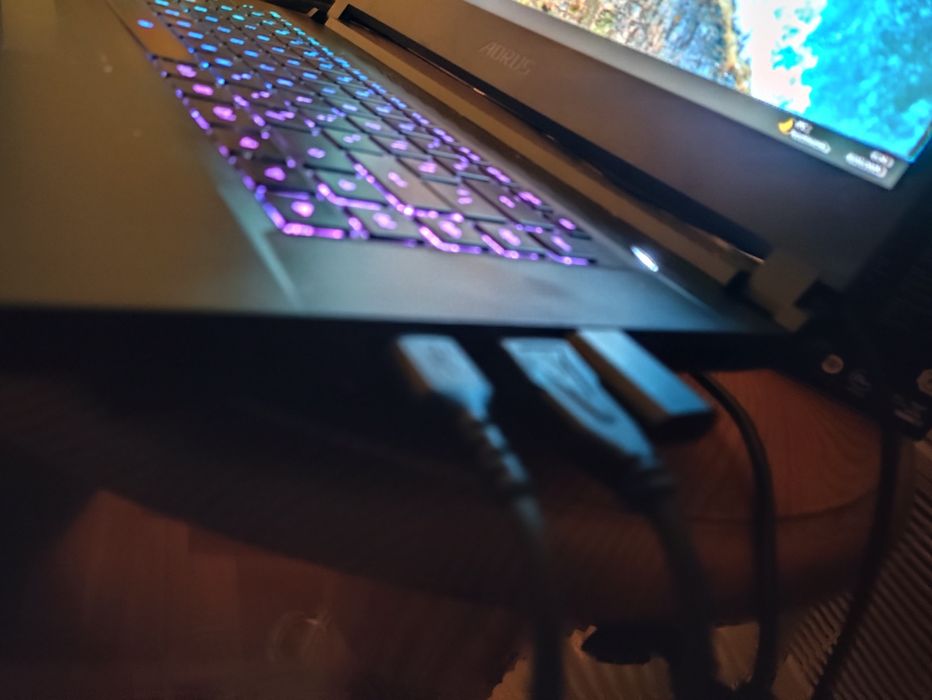 Aorus GIGABYTE 15 RTX 4070 TGP[140W] i7-13700H GWARANCJA