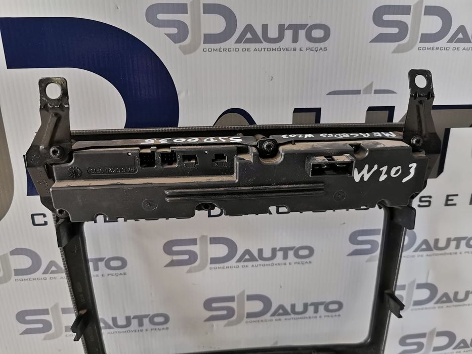 Moldura Rádio - Mercedes C W203
