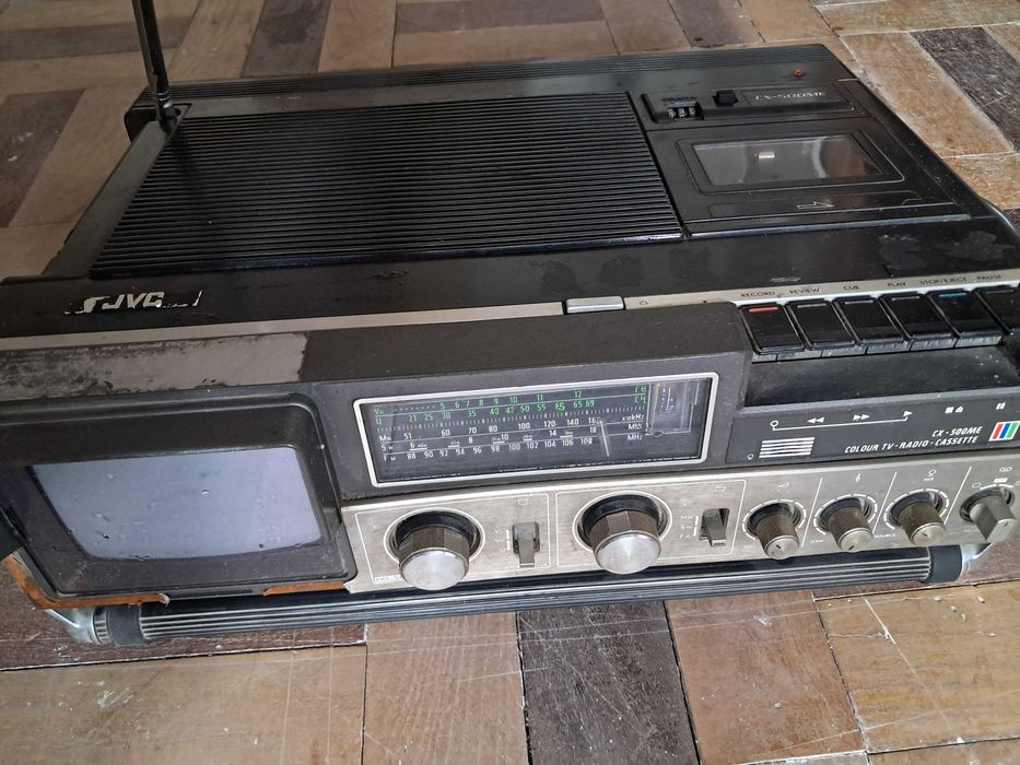 Vendo este módulo da JVC (vintage) com TV a cores.64550572805123120