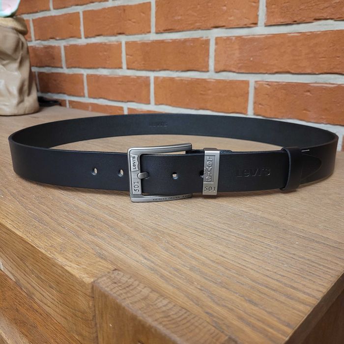 Czarny męski skórzany pasek Levi's 125 cm