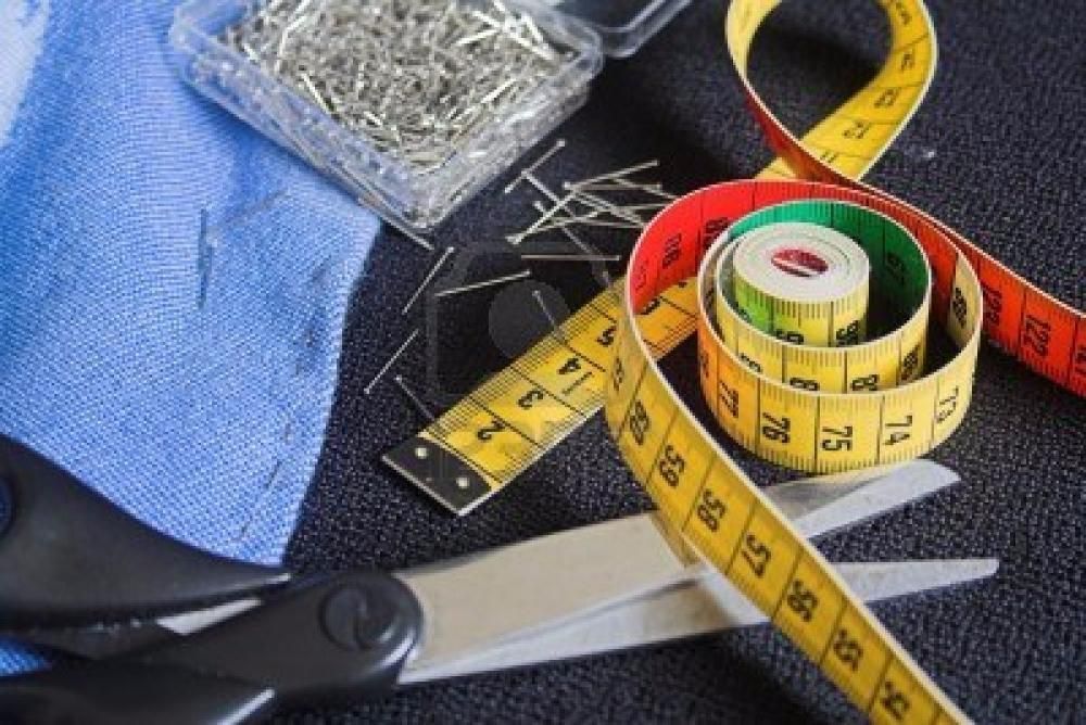 CURSO DE ALTA COSTURA. Estamos em Frente a Estação de Cascais.