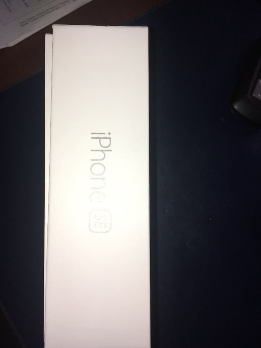 Smartphone Apple iPhone SE Preto - 16 GB