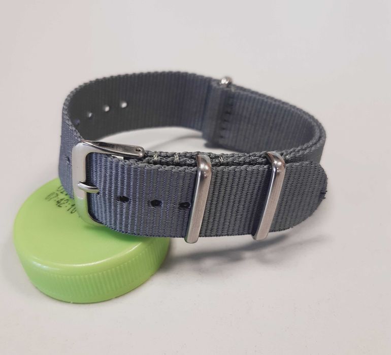 Pasek NATO do zegarka uniwersalny Nylonowy 20mm 22mm szary srebrny