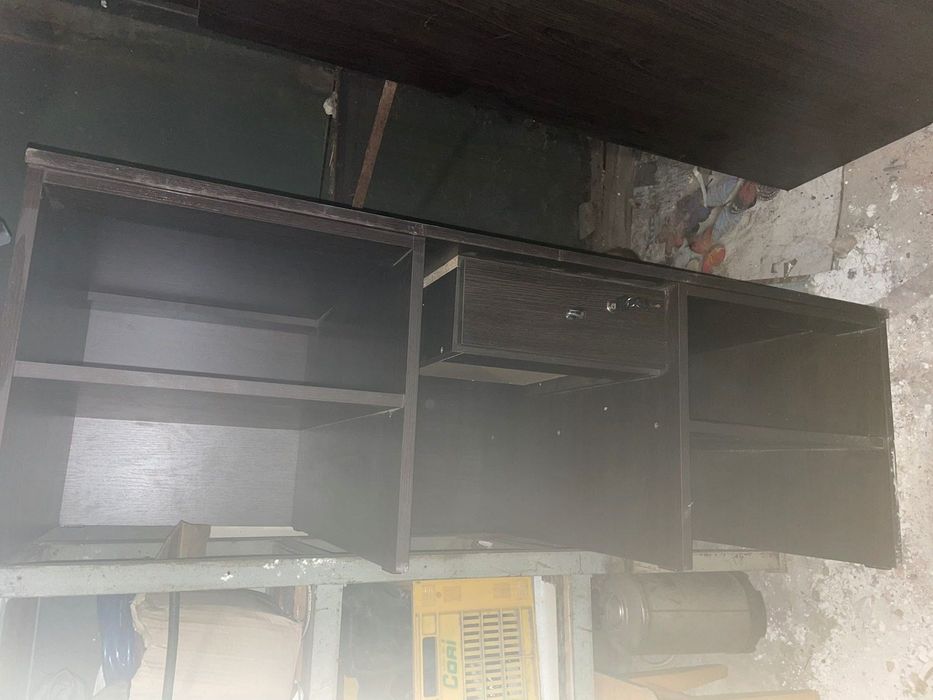 Стіл; тумба під холодильник ; шафа