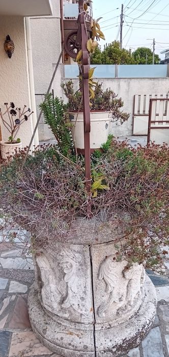 Floreira em forma de poço