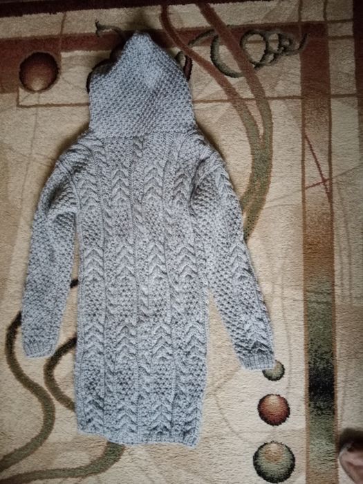 Gruby sweter kardigan ręcznie robiony