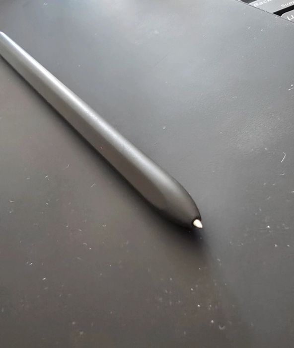 Galaxy Tab S8 com capa reclado e touchpad