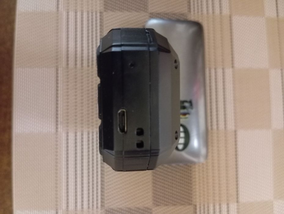 Продам телефон на две симки