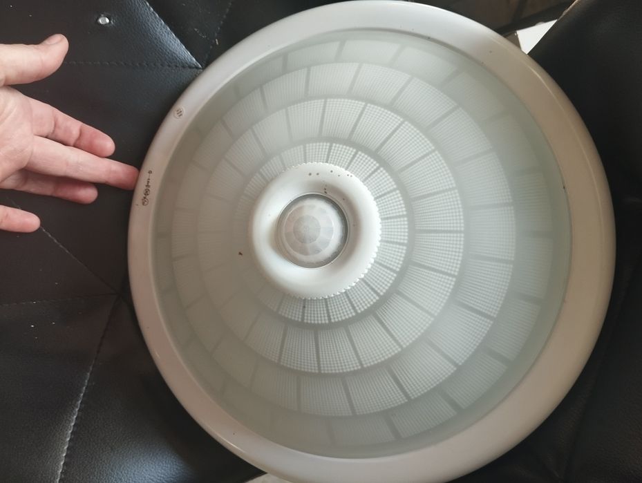 Lampa samozapalająca