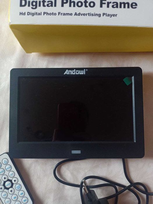 Цифрова фоторамка 15,5х8,5 см 16 мБ з пультом та адаптером