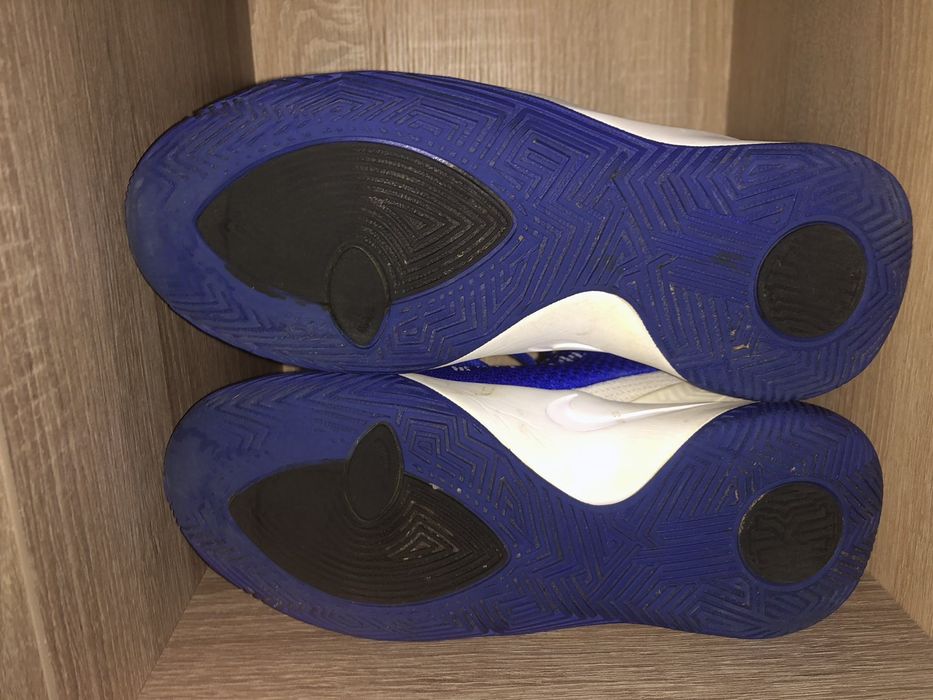 Кросівки для баскетболу Nike Flytrap Kirye розмір 38-39(24см)