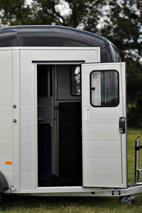 Atrelado roulotte de transporte para 2 cavalos Cheval Liberte
