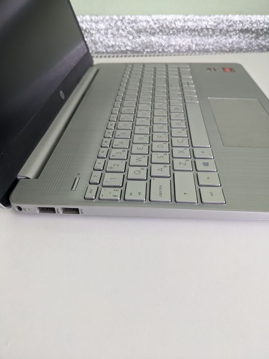 Ноутбук HP 15s-eq1012ua