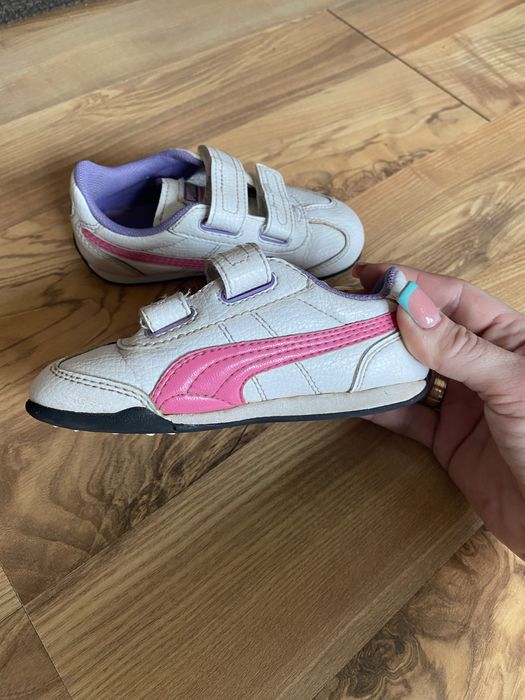 Dziecięce buty sportowe dla dziewczynki Puma rozm 24