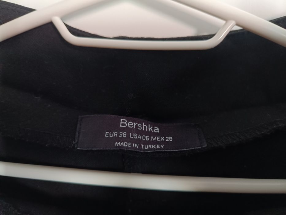 Spodnie materiałowe Bershka