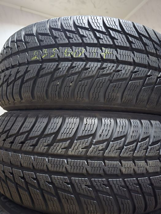 235/60R17 Nokian WR SUV3