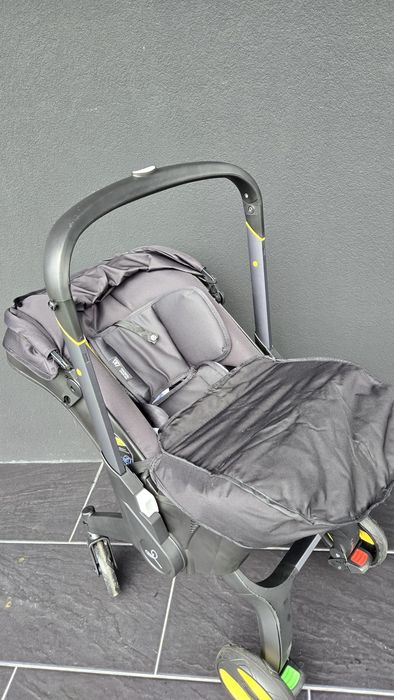 Carrinho 2 em 1 estilo Doona