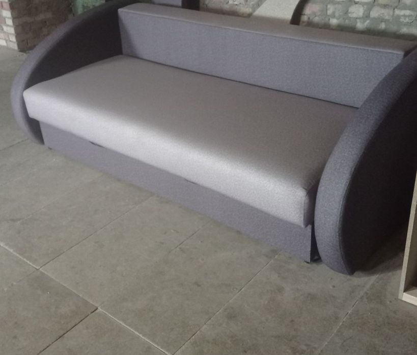 Диван новый продам