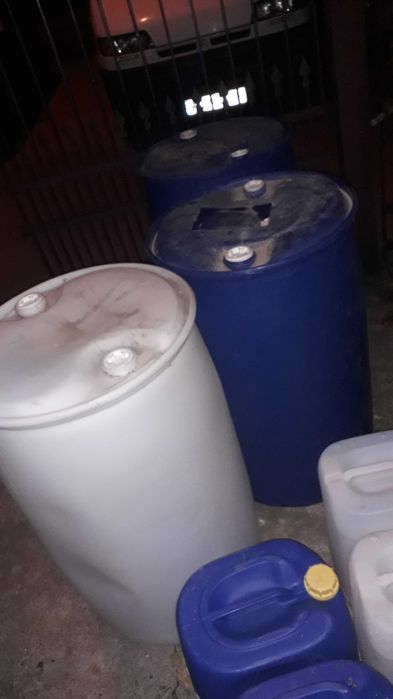 donica beczka plastikowa 200L z korkami zbiornik