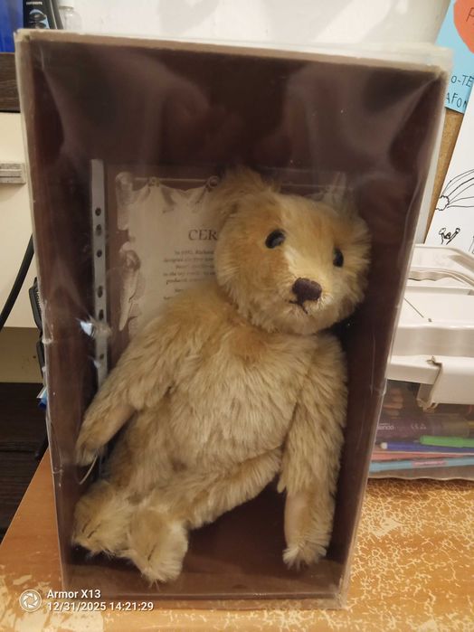 Steiff British Collector’s 1906 Replica Teddy Bear