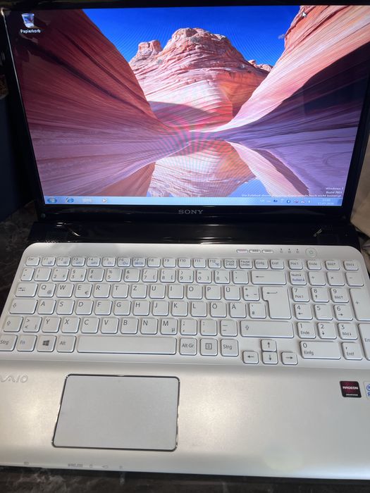 Продам ноутбук Sony VAIO 15.6” у хорошому стані