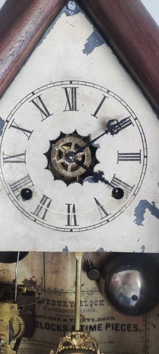 Relógio de capela antigo da Waterbury Clock, 1895