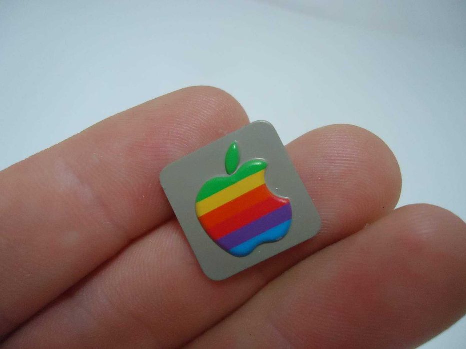 Vintage Apple Macintosh 1984 M0001 Rainbow Metal Emblem Logo 16mm