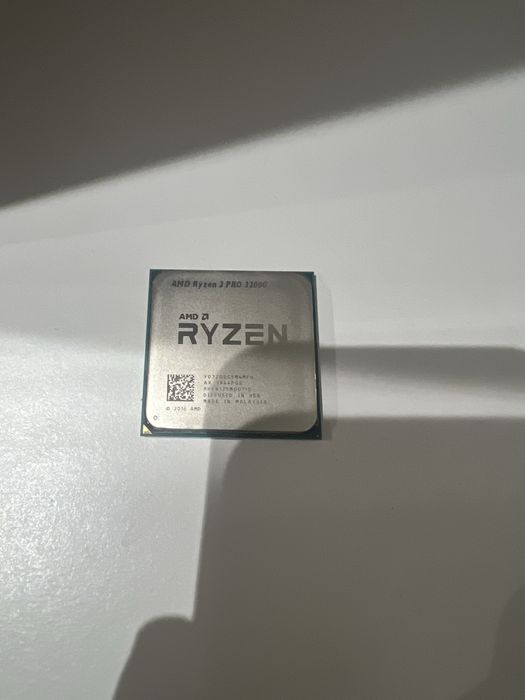 Ryzen 3 PRO 3200G + chłodzenie – sprawny