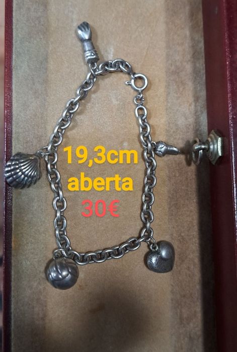 Pulseiras vintage em prata charms.