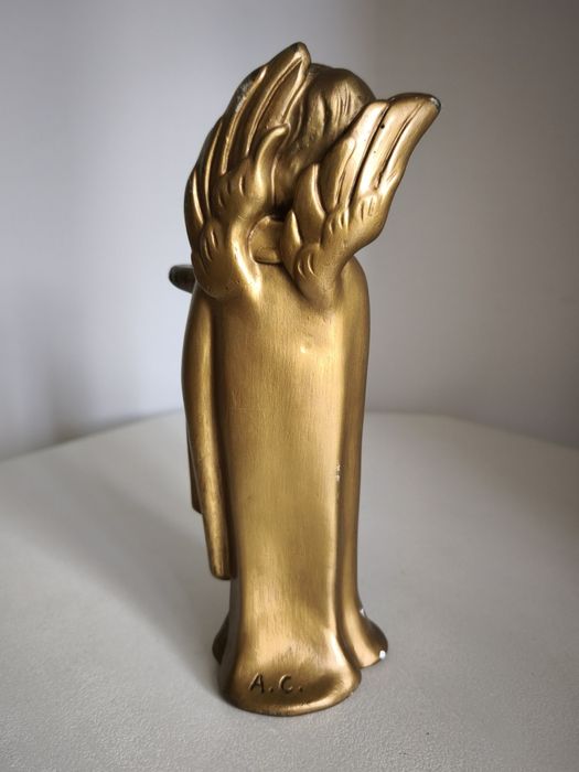 Castiçal de Anjo de gesso pintado a dourado (assinado por autor)