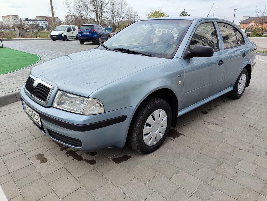 Легковий автомобіль шкода Октавія