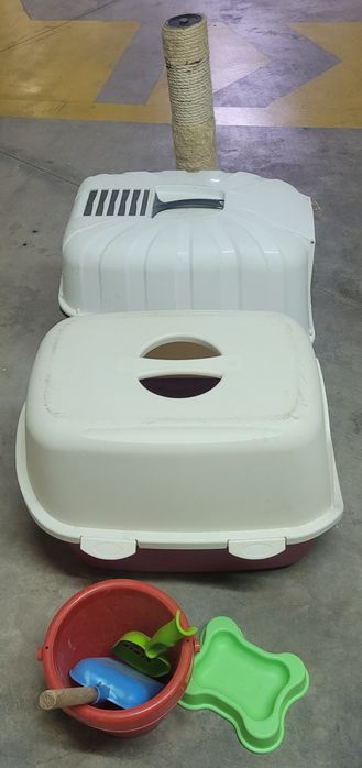 Caixa de areia + de transporte + arranhador para gato