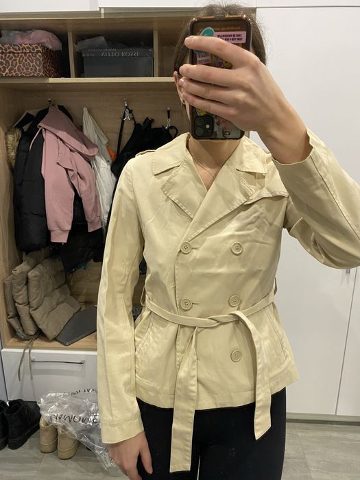 Піджак бежевий , плащ