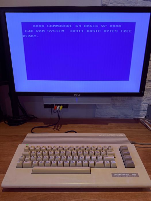 Commodore 64C sprawny – kultowy retro komputer – stan bardzo dobry #2