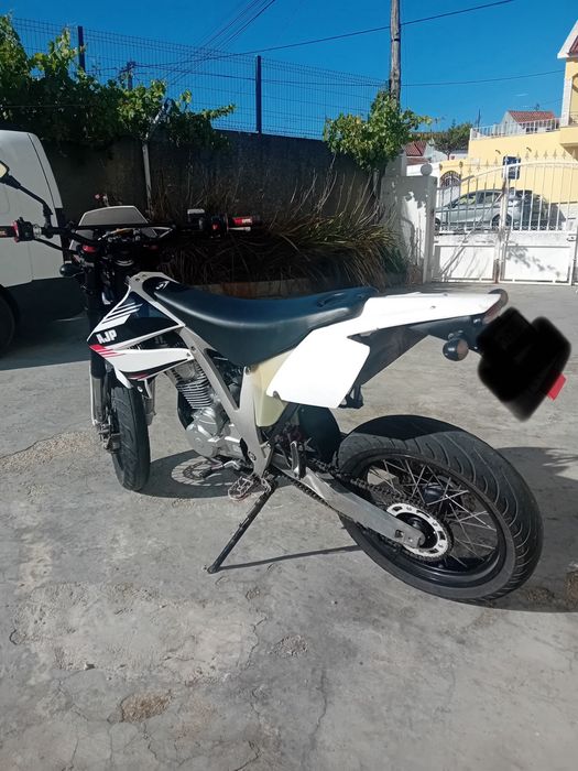 Ajp pr3 125 2016
