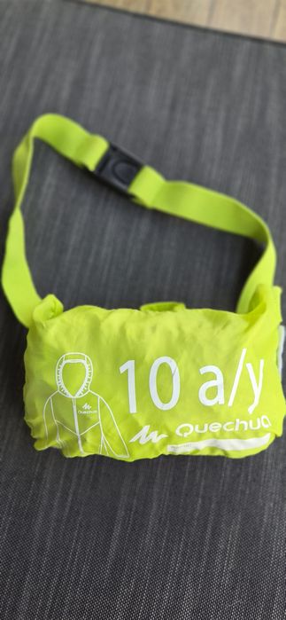 Kurtka przeciwdeszczowa Decathlon quechua