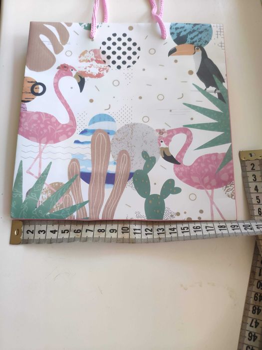 Пакеты подарочные 19х19 фламинго, 23х23 цветы