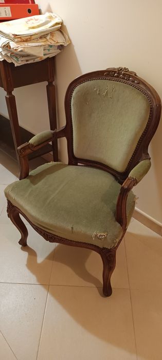 Cadeira antiga para restauro